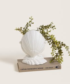 Seashell-shaped Porcelain Vase